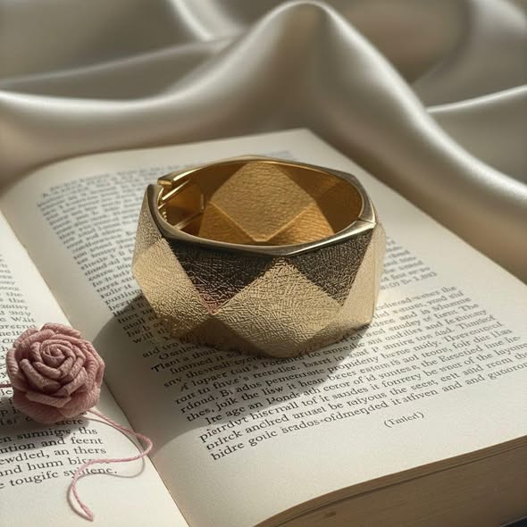 Majestic Facets Bangle