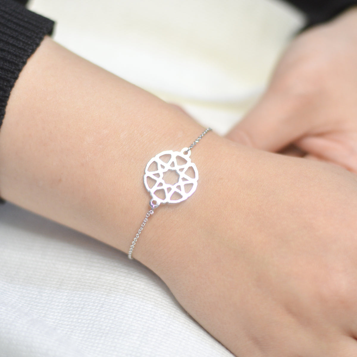 سوار زهرة الحياة الفضية