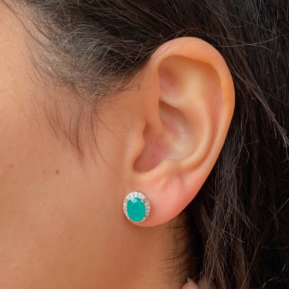 Emerald Oval Stone Earring