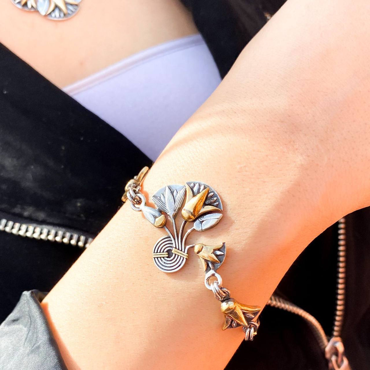 باقة زهور اللوتس سوار فضي