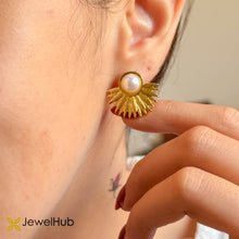 Load image into Gallery viewer, Sunburst Pearl Earrings