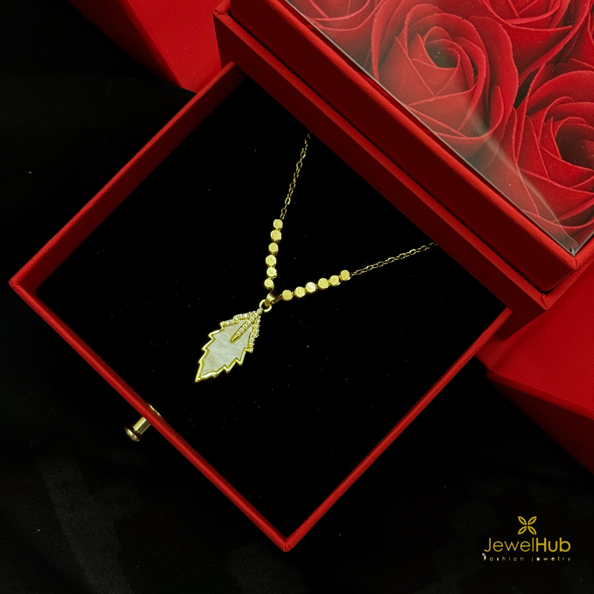 V-Leaf Shine Necklace