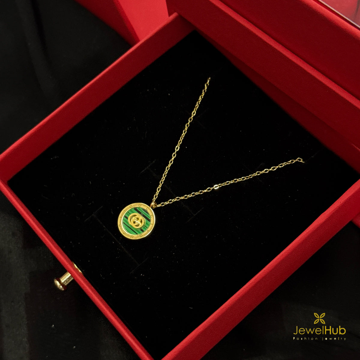 Green Elegance Circle Necklace