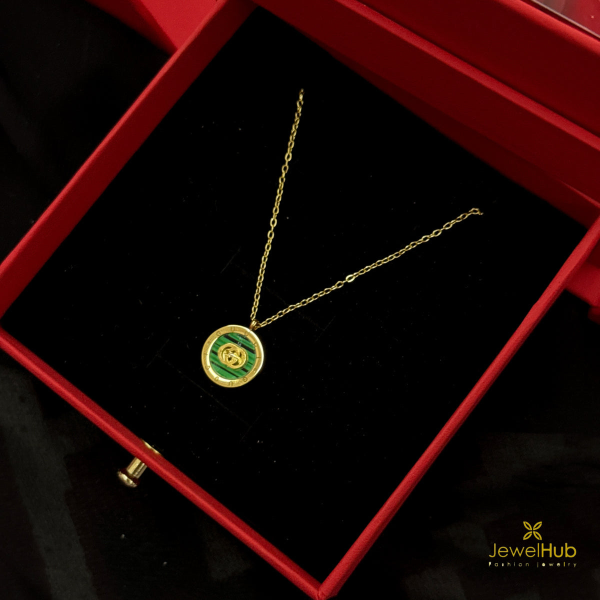 Green Elegance Circle Necklace