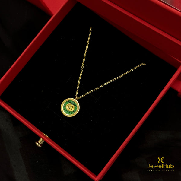 Green Elegance Circle Necklace