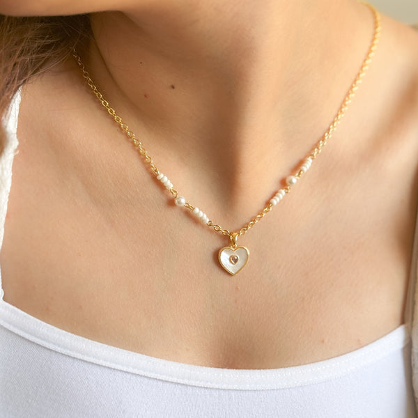 مجموعة قلب مطرز بالذهب