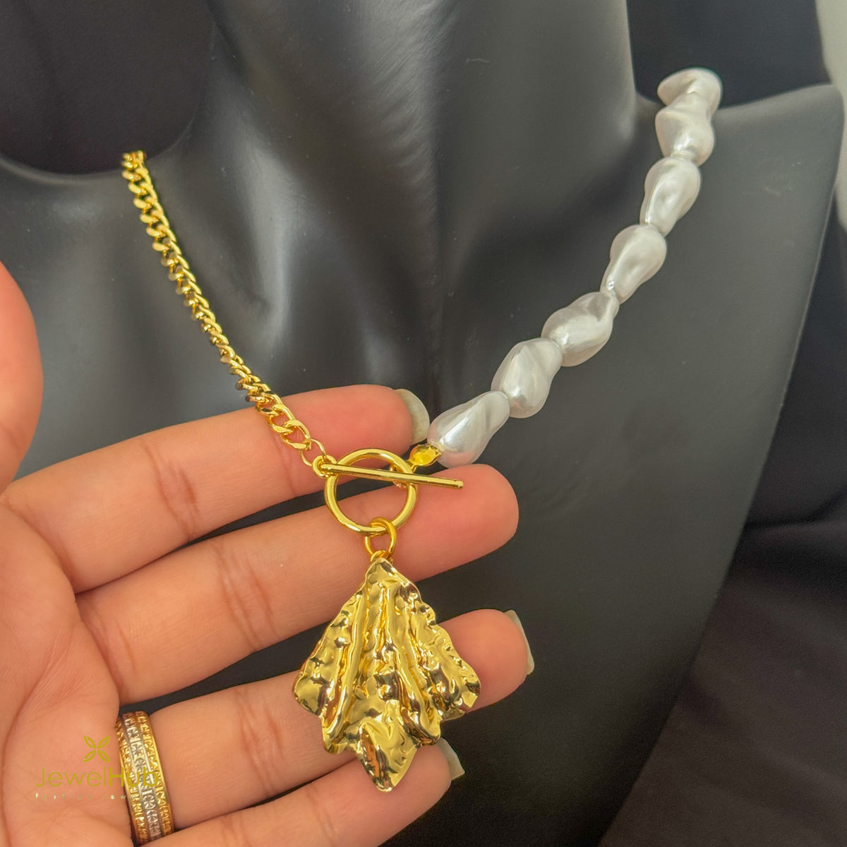 قلادة هارموني من اللؤلؤ والسلسلة