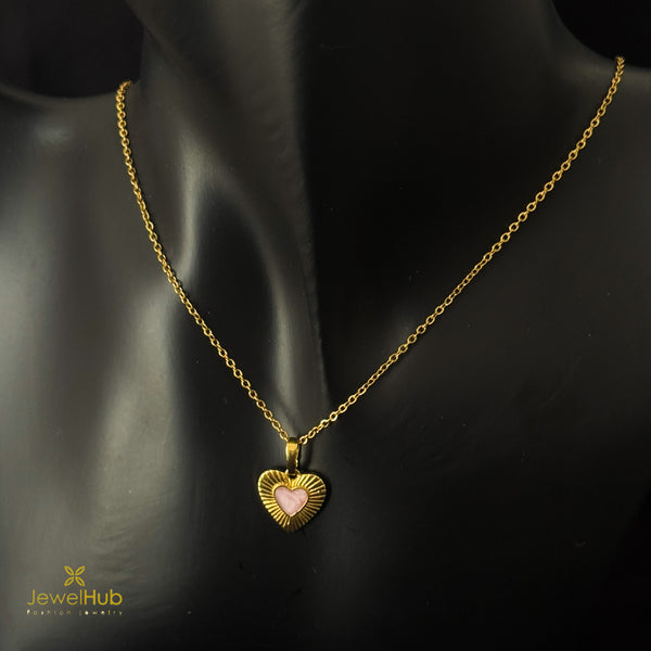 قلادة متوهجة على شكل قلب وردي