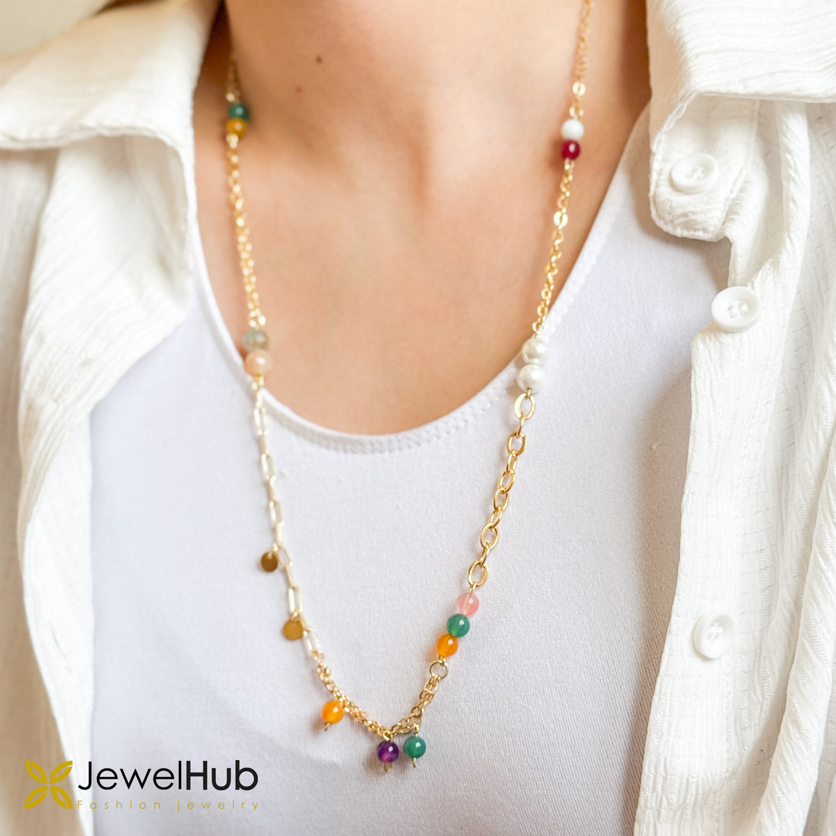 الأحجار الكريمة على قلادة السلسلة