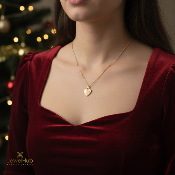 قلادة متوهجة على شكل قلب وردي