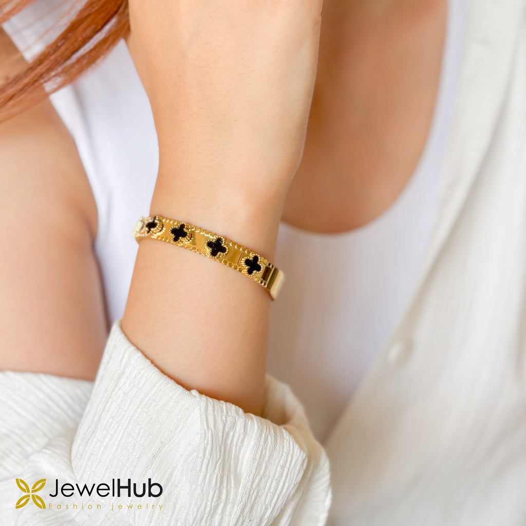 Van Cleef Bangle