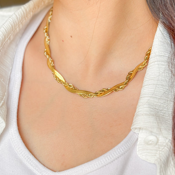 حبل-ظهر الأفعى قلادة سلسلة ذهبية ملتوية
