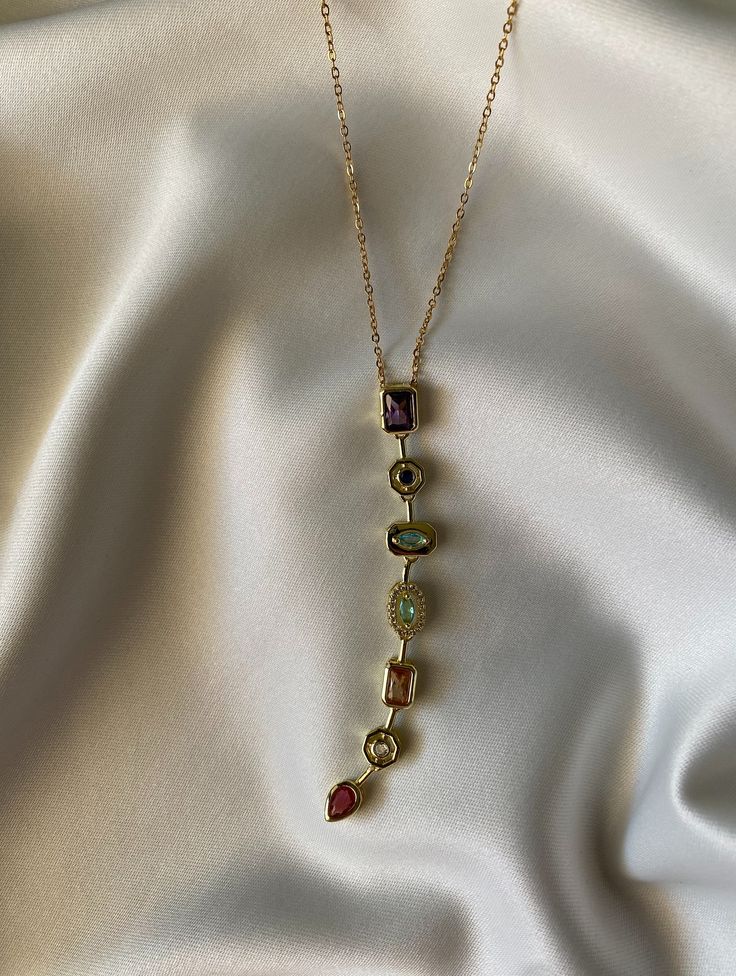 قلادة على شكل حرف Y ملونة مع أحجار الزركون متعددة الألوان