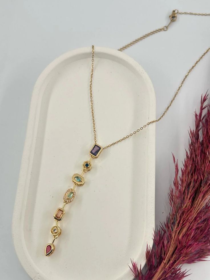 قلادة على شكل حرف Y ملونة مع أحجار الزركون متعددة الألوان