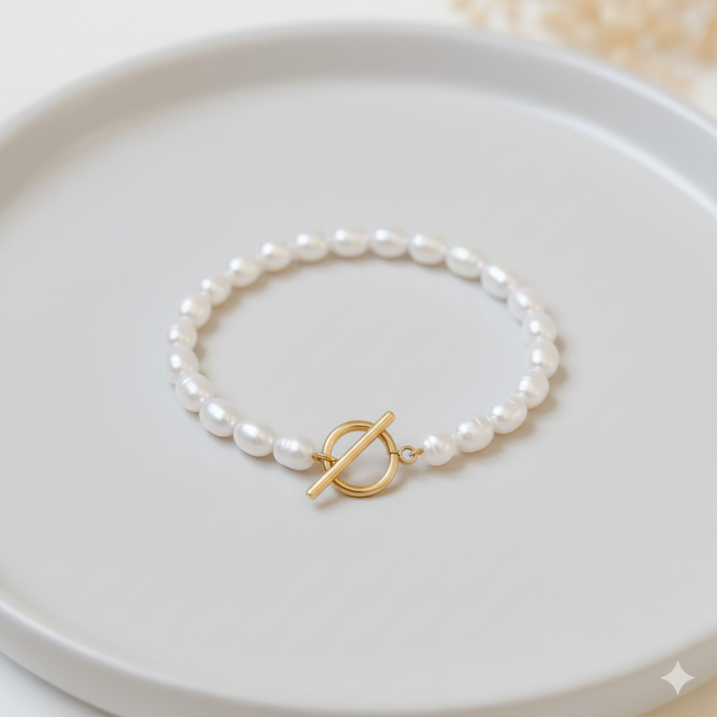 T-bar Clasp Pearls Bangle