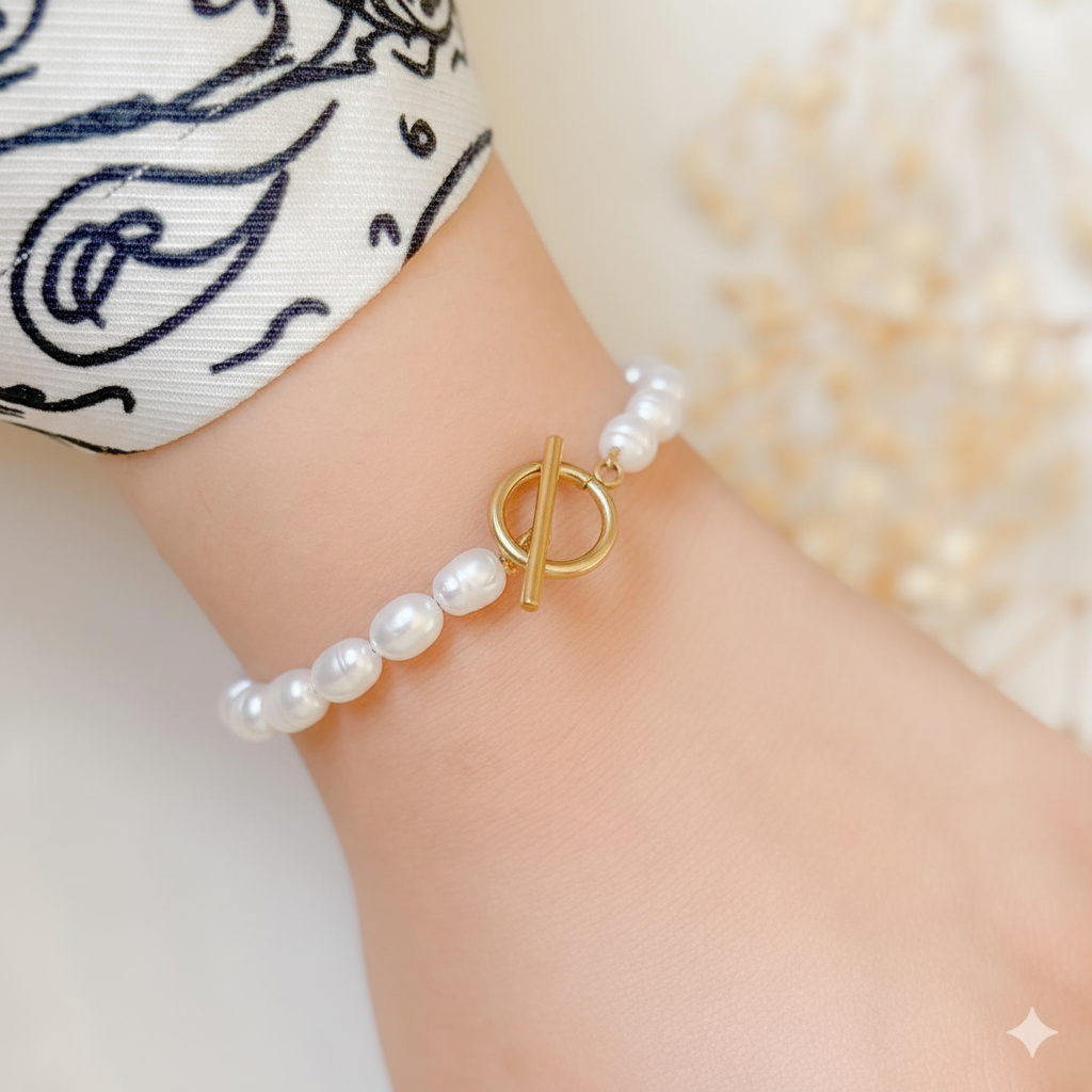 T-bar Clasp Pearls Bangle