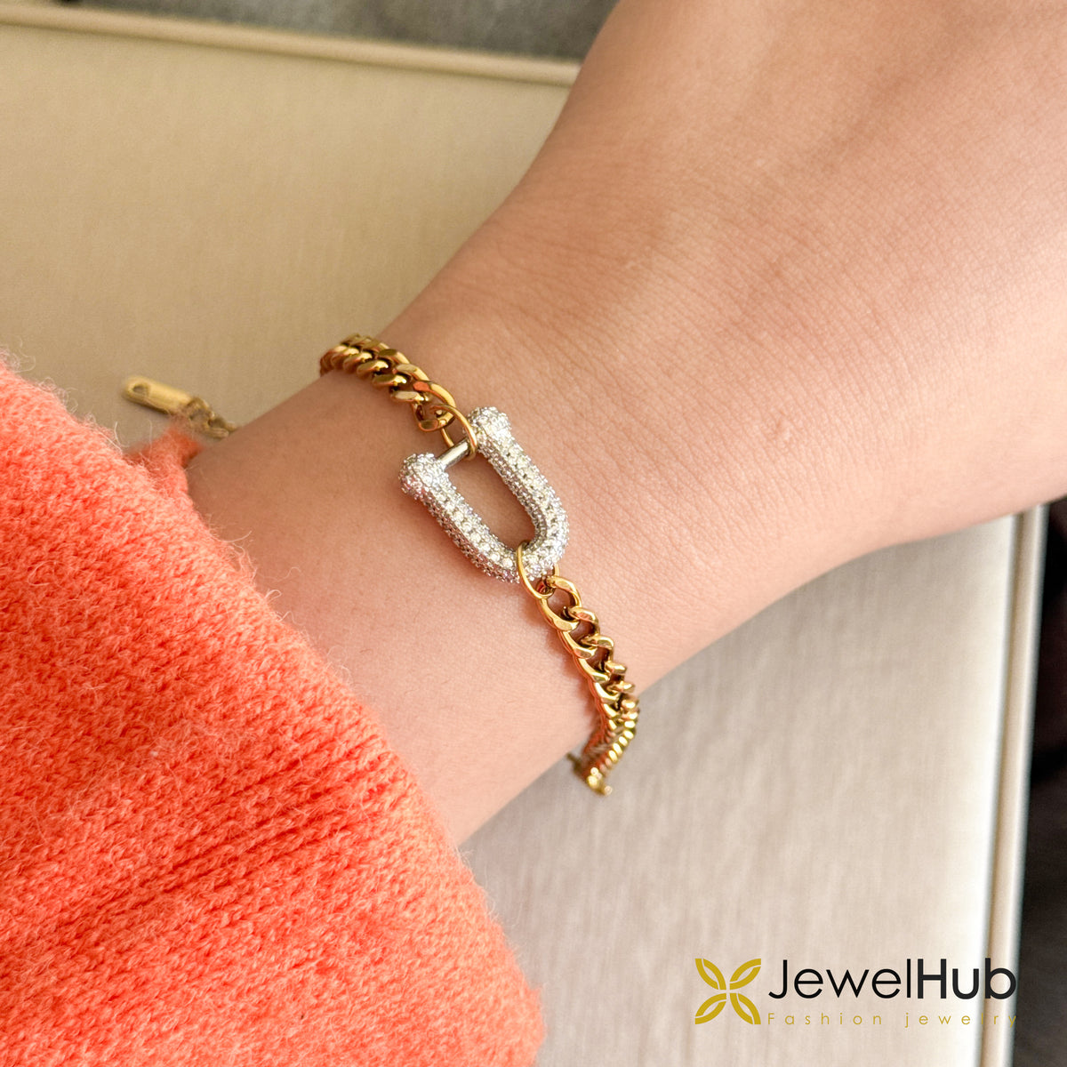 U-Shape Bracelet