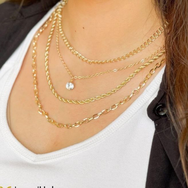 متعدد الطبقات أربعة قلادة