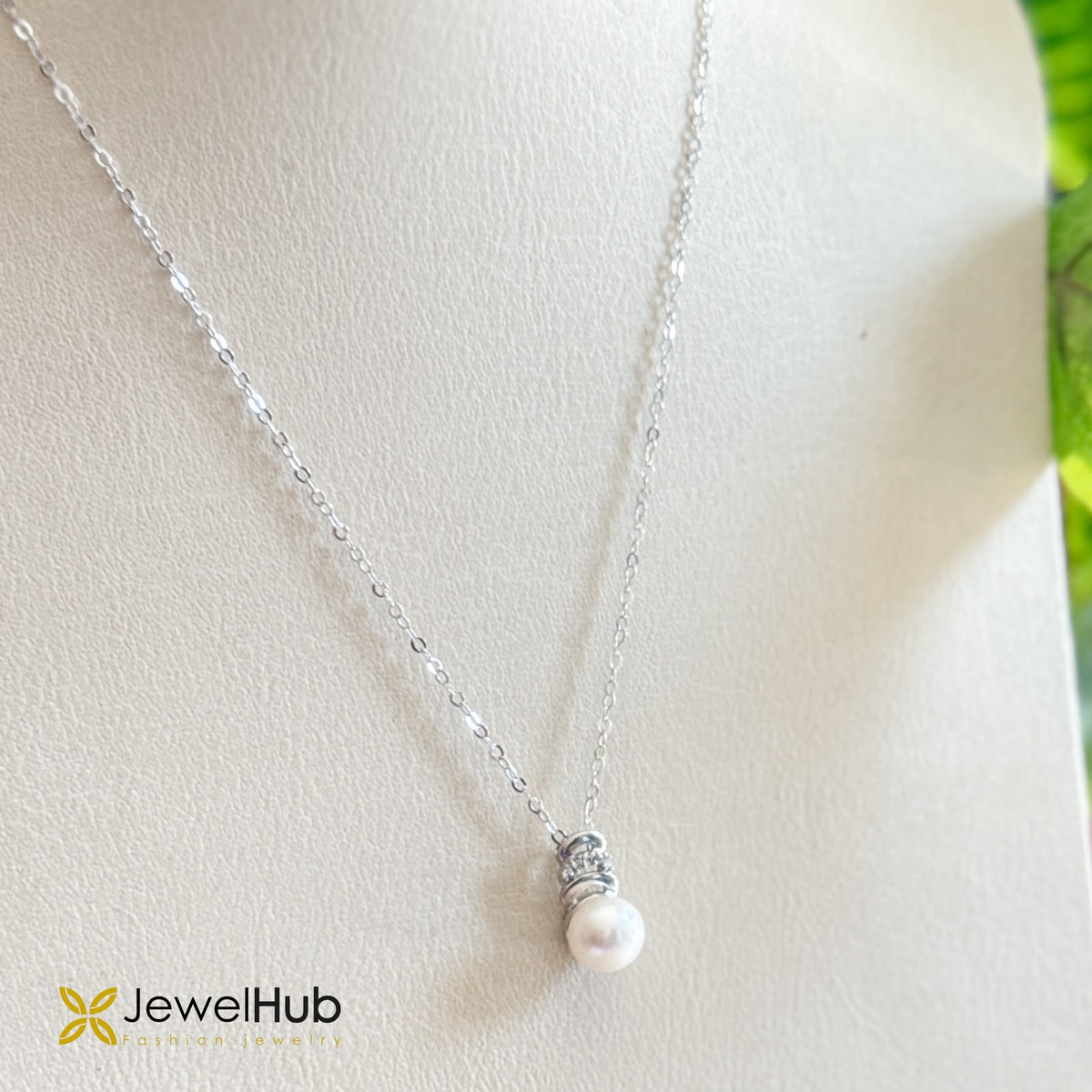 Single Pearl Pendant Silver Chain Necklace