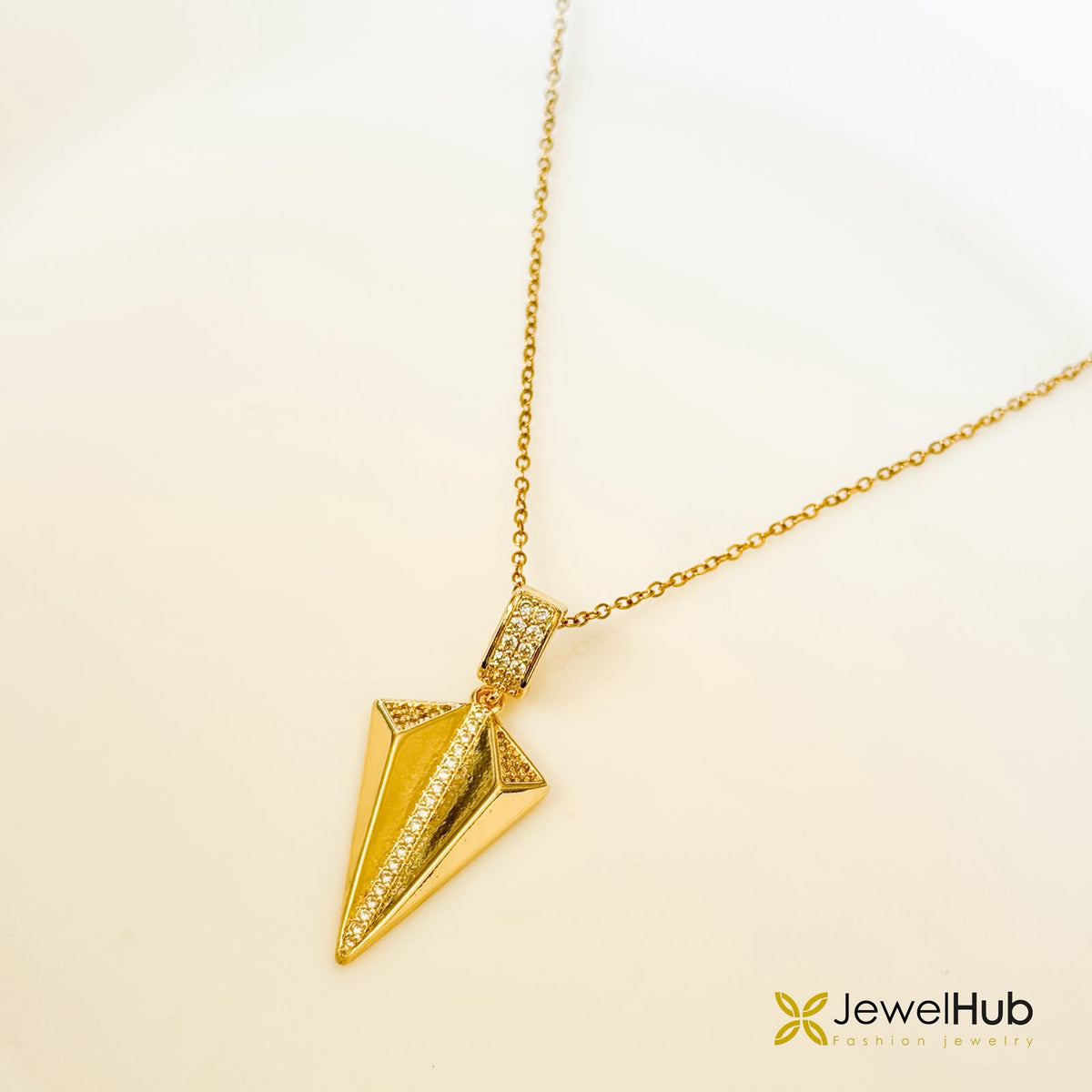Edgy Gold Pendant Necklace