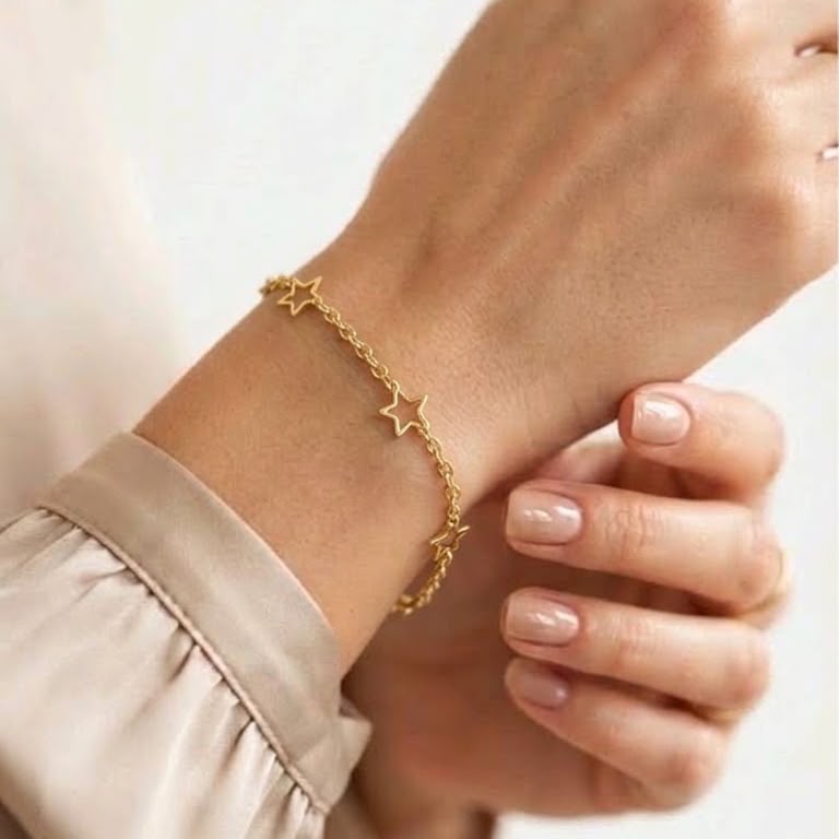 Gold Cutout Star Station Bracelet – Dainty Multi-Star Chain