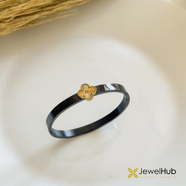 Van Cleef Black Blossom Bangle