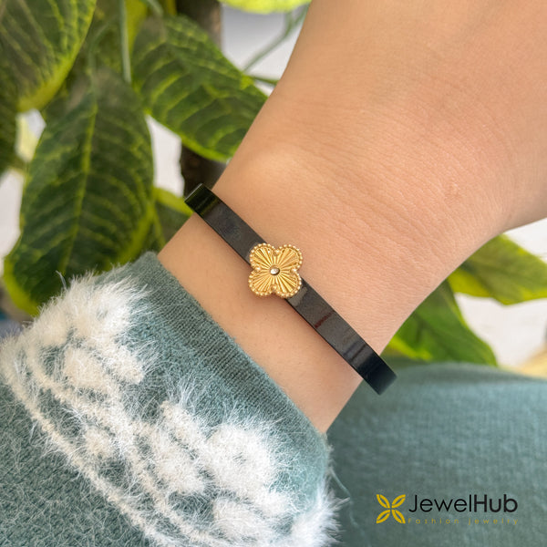 Van Cleef Black Blossom Bangle