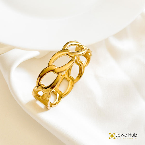 Bold Oval Chain Cuff