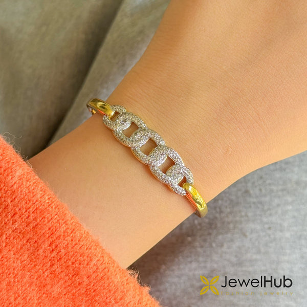 Interlinked Circles Bangle