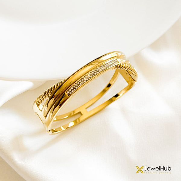 Elegant Gold-plated crystal cuff Bangle