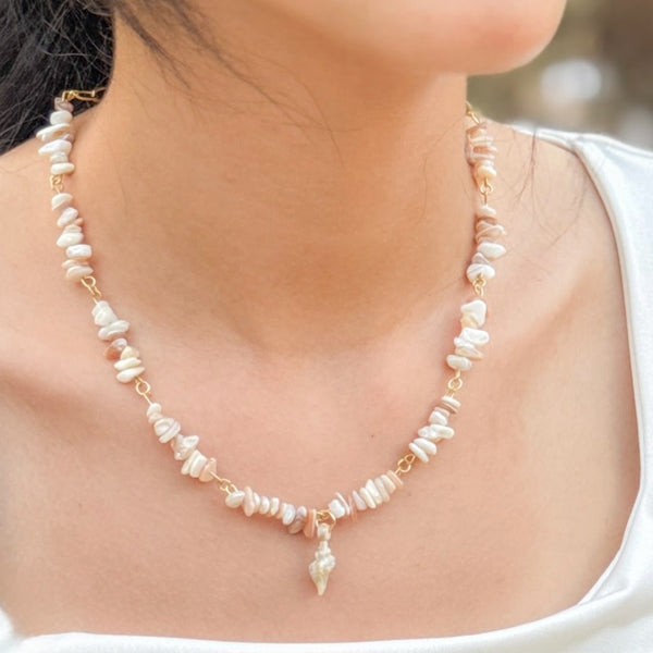 White Chip Beaded Necklace with Shell Pendant