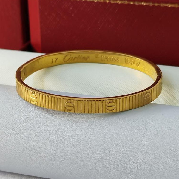 Vertical Line Gold Bangle