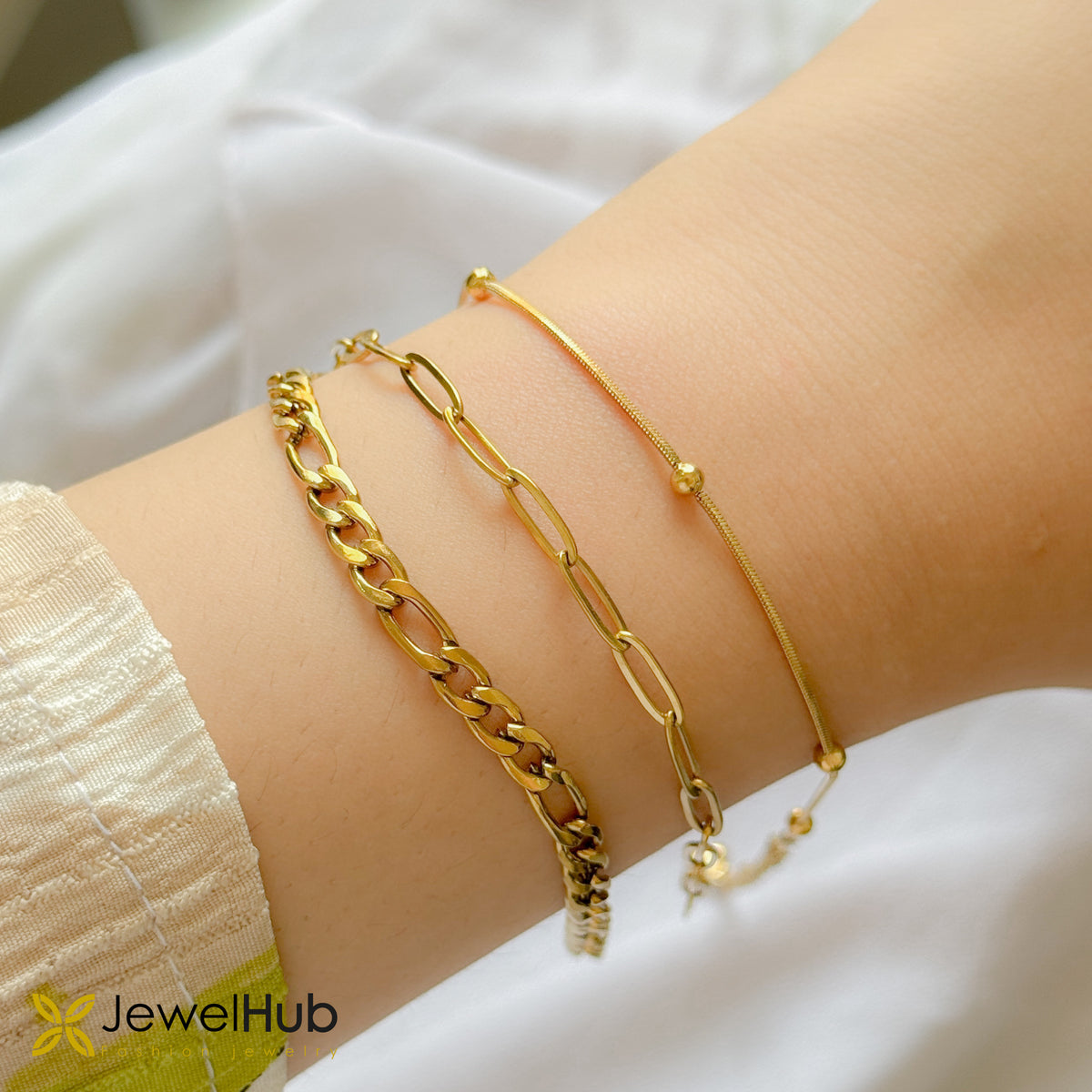 مجموعة الأساور الثلاثية (ذهبي/فضي)